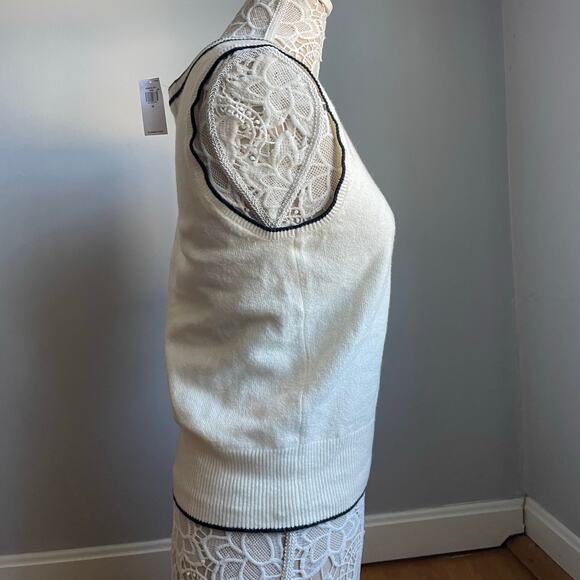 Old Navy Academia White/Cream V-neck Sweater Vest Navy Trim Fall Layer Size Med - Picture 6 of 8